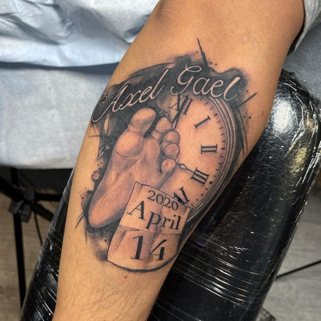 20 Birth Clock Tattoo Ideas To Celebrate That Special Bond
