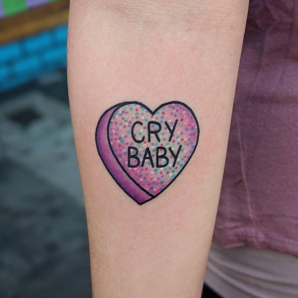 22 tatouages de cœurs en bonbons pour inspirer votre prochain tatouage