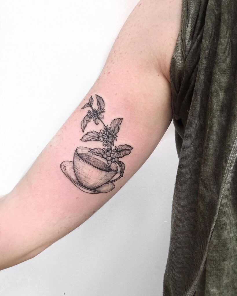 24 tatuajes de plantas de café que no tienen nada de aburridos