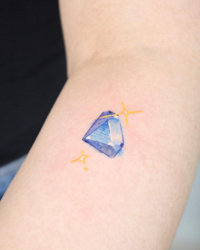 24 Gorgeous Takes On The Stunning Small Diamond Tattoo