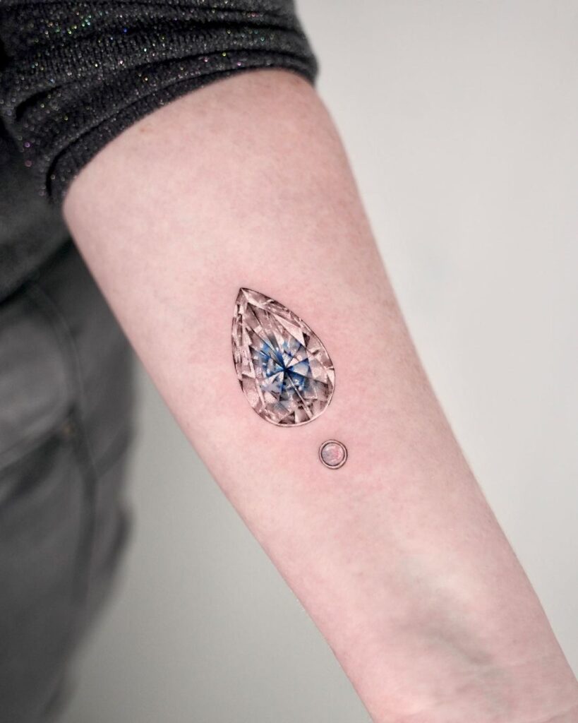 24 Gorgeous Takes On The Stunning Small Diamond Tattoo
