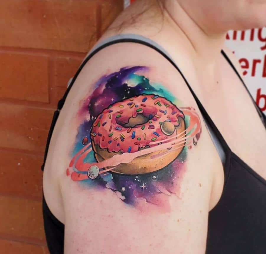25 ideias de tatuagens de donuts para a tatuagem mais gira de sempre