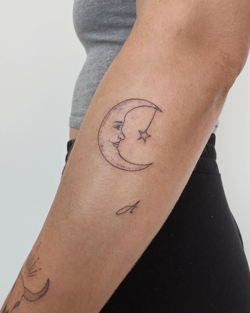 27 ideas de tatuajes de luna para representar tu magia interior