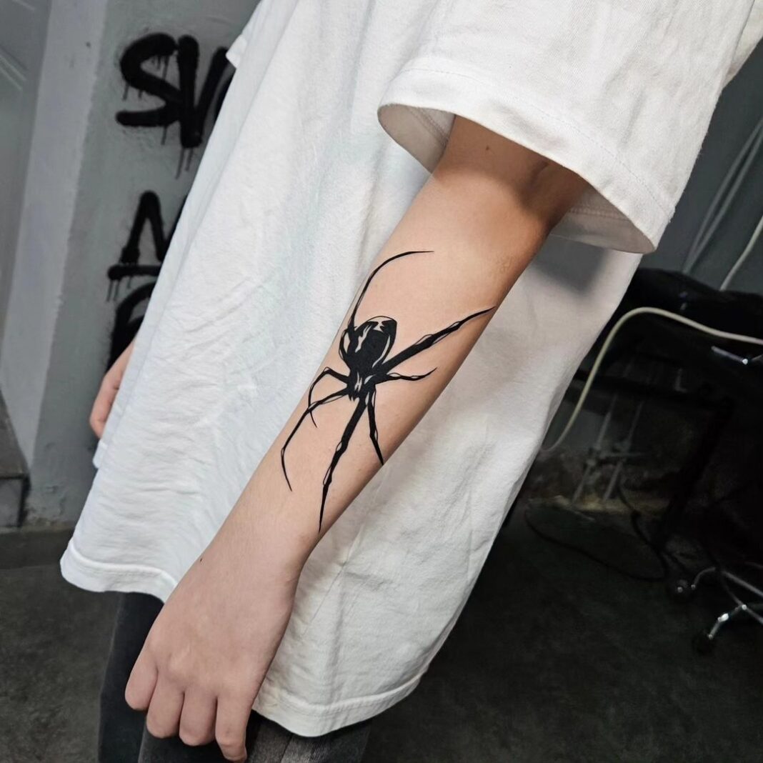 26 Spider Tattoo Ideas For The Creative And Curious