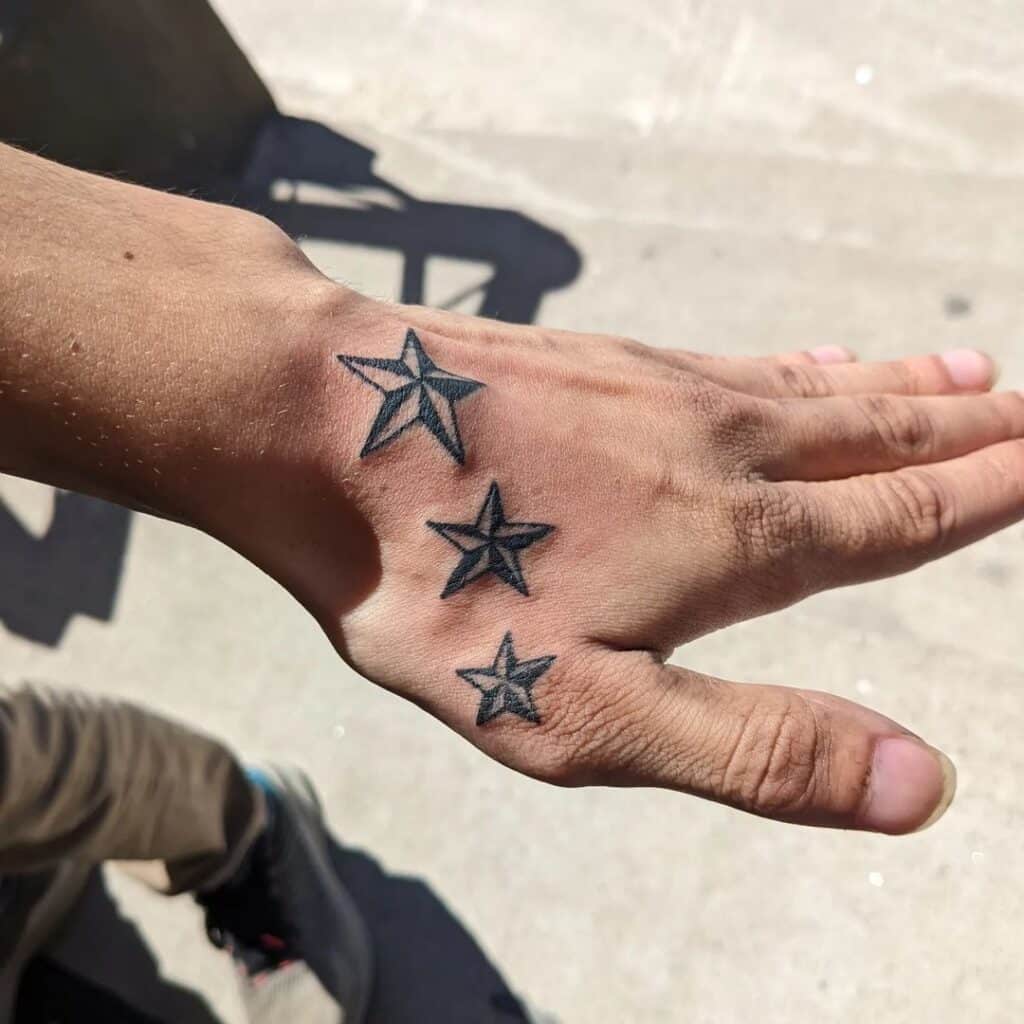 20 ideias de tatuagens de estrelas náuticas para todos os marinheiros