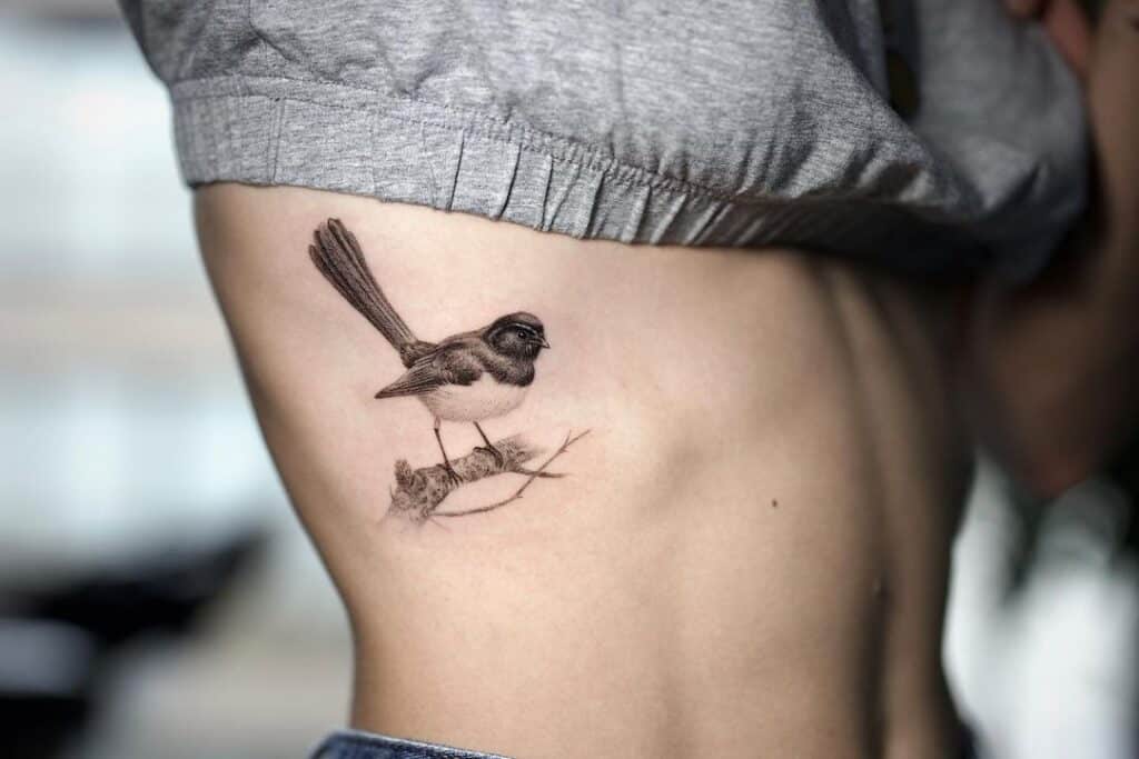 20 tatuajes de gorriones que querrás añadir a tu colección de tinta