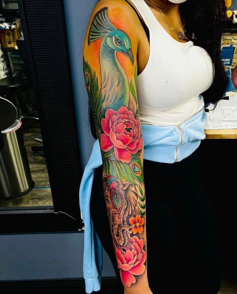 21 Maniche per tatuaggi da donna: Dalla femminilità all'eleganza