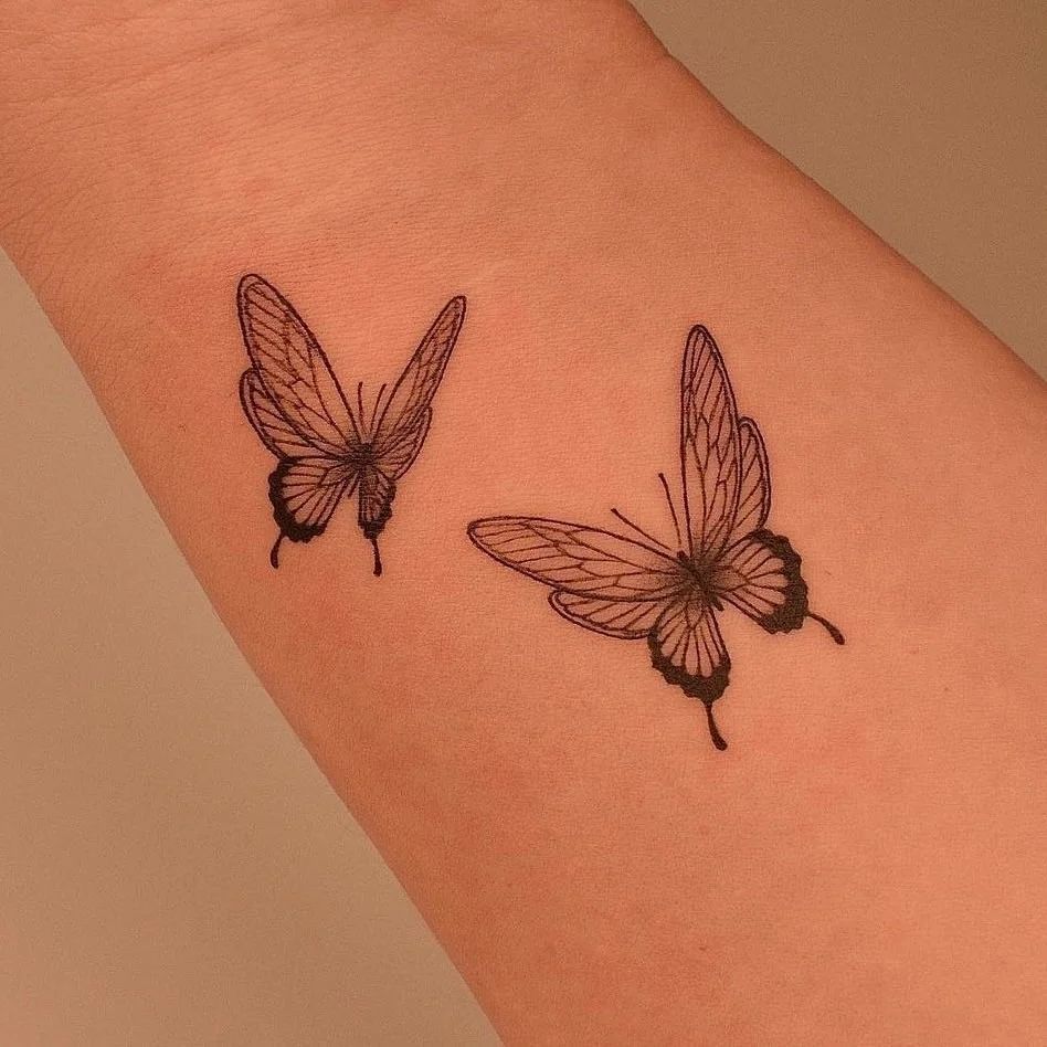 22 tatuagens de borboletas para as mãos que te vão dar um "Ink-spo" sem fim