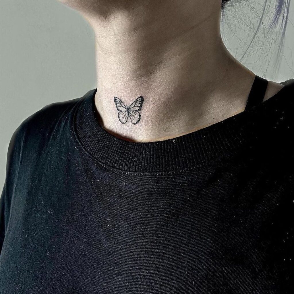 22 tatuagens de borboleta no pescoço que provam o poder da simplicidade