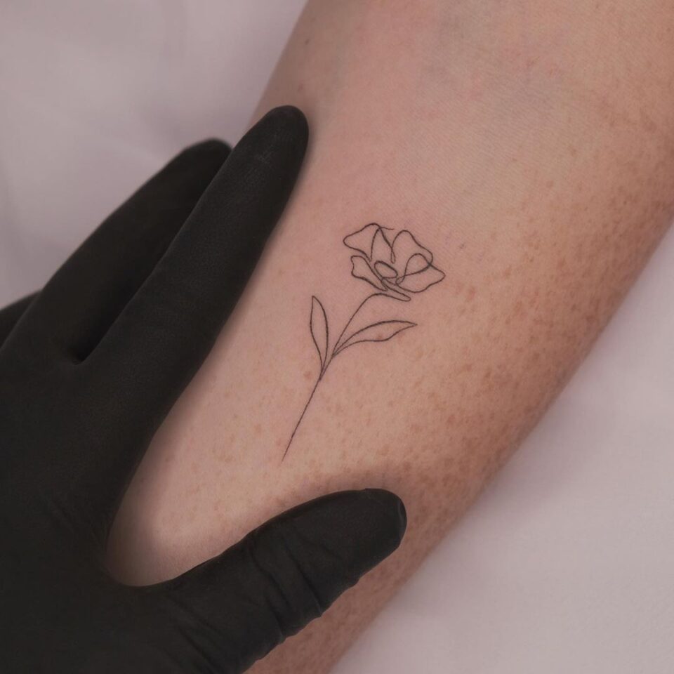 22 Pretty Poppy Flower Tattoos We Can't Stop Staring At