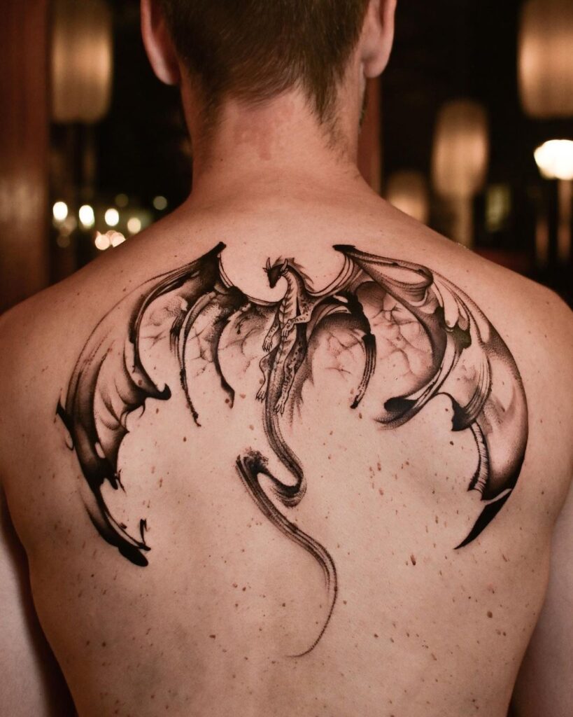 24 ideas de tatuajes de dragones para liberar tu fuerza interior