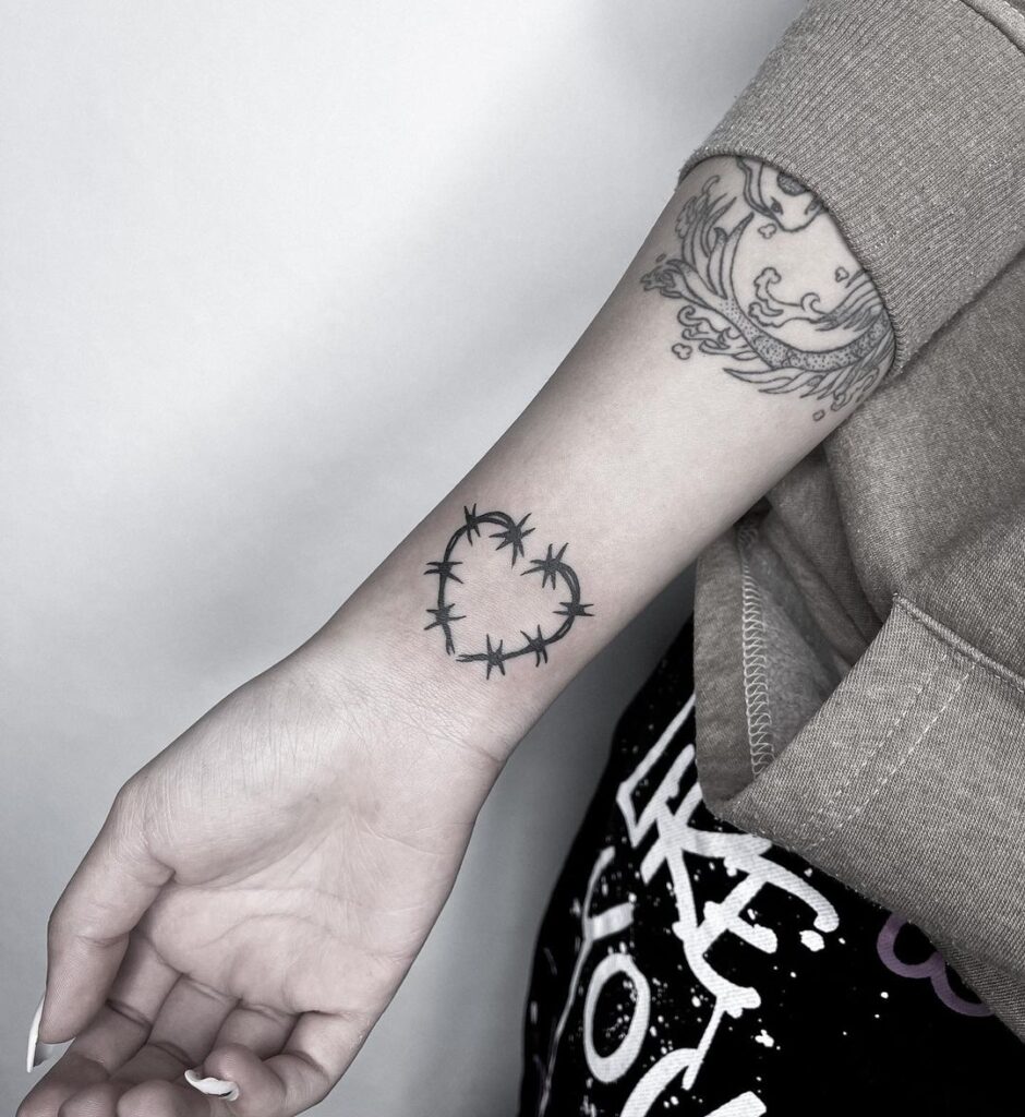 25 Ideias de tatuagens de desgosto para partilhar os seus sentimentos