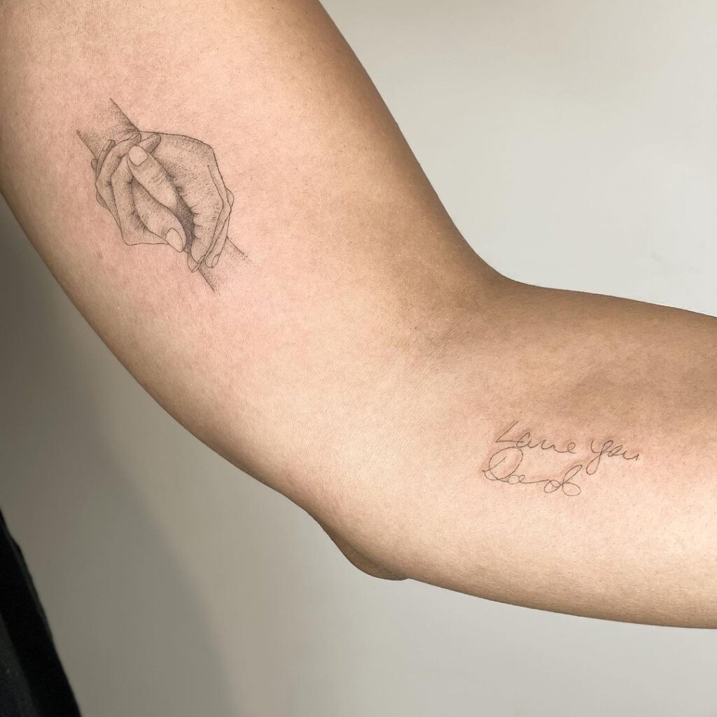 25 tatuagens de caligrafia que vão durar uma vida inteira