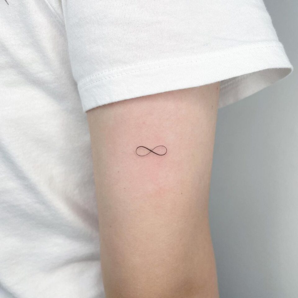 25 Intricate Infinity Tattoos That Go Beyond The Y2K Trend