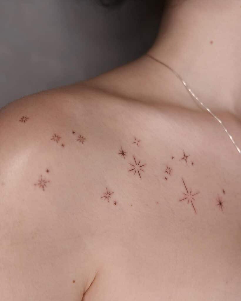 26 motifs de tatouage étincelants pour trouver votre inspiration stellaire