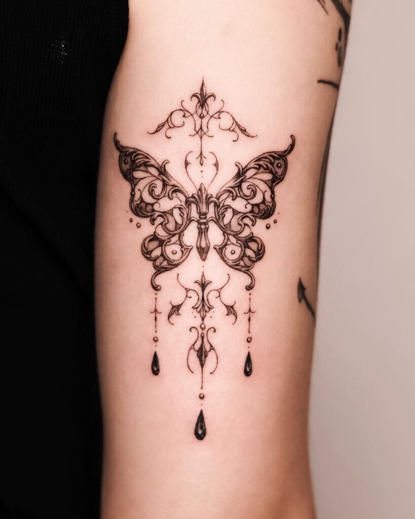 26 conceptions de tatouage de papillon pour inspirer votre renaissance