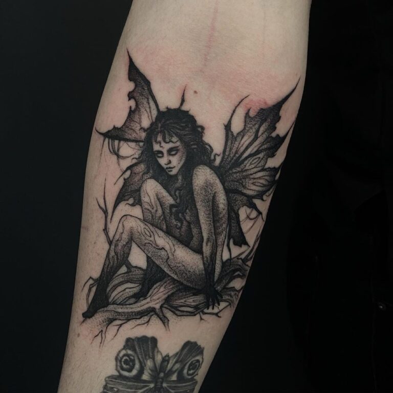 26 Dark Feminine Tattoos To Unleash The Power Within You 26-dark-feminine-tattoos-to-unleash-the-power-within-you