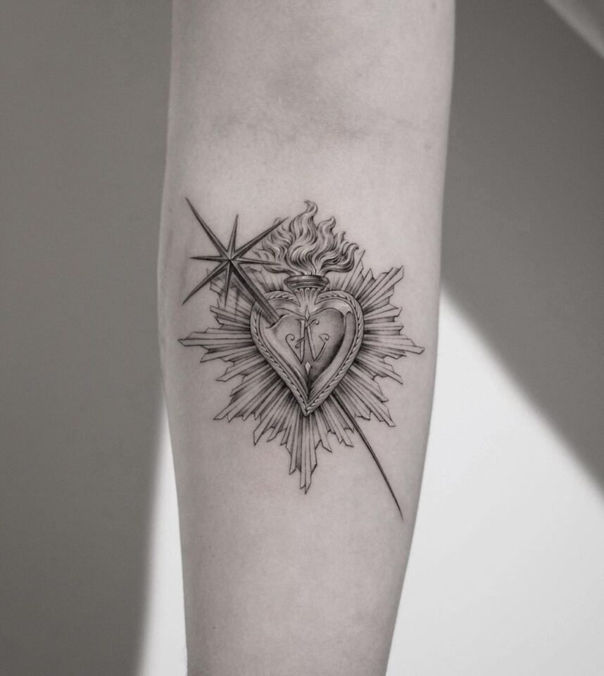 27 Sacred Heart Tattoos To Symbolize Your Devotion