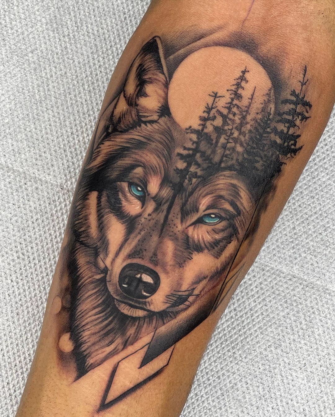 23 Wolf Tattoos For Men And Their Strong Devotion