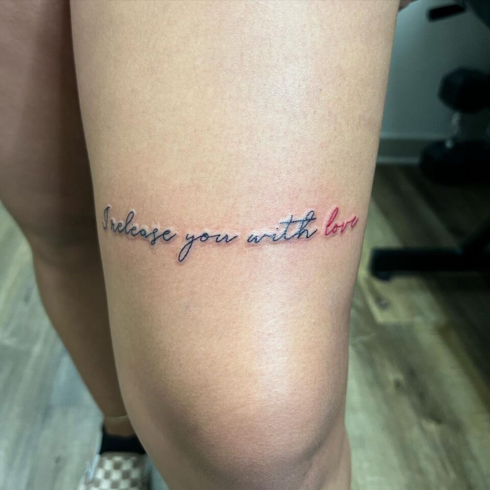 24 Above Knee Tattoo Designs That Are Beautiful And Inspiring