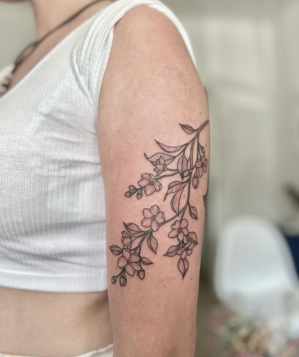 Apple Tree Tattoo: Symbolism, Design Ideas, and Meaningful Ink
