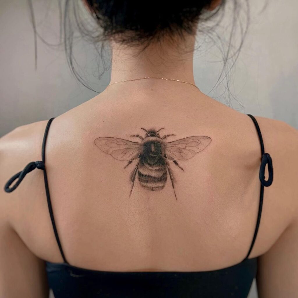 21 Tatouages d'abeilles pour tous les petits amateurs de tatouages