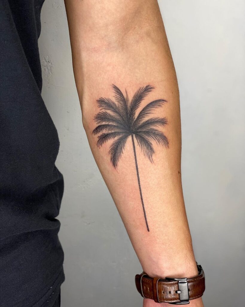 21 Ideias poderosas de tatuagens de palmeiras para vibrações de verão duradouras