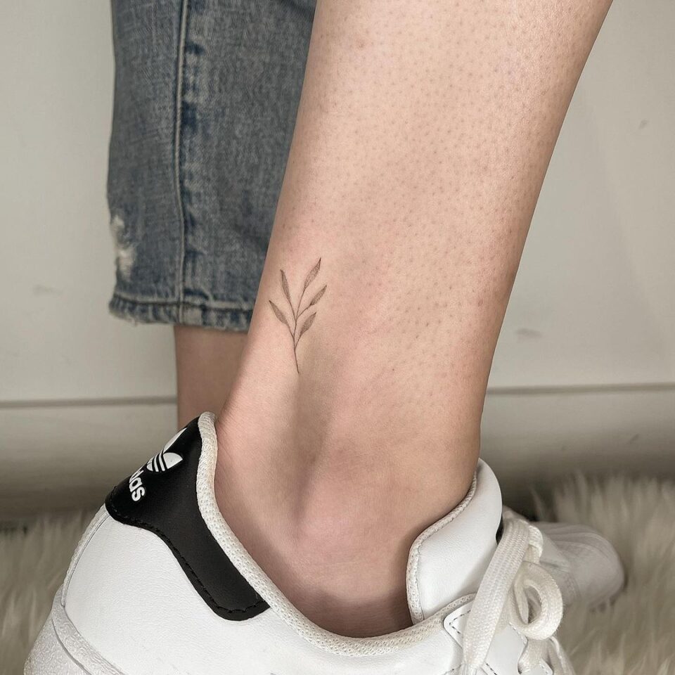 24 Small Ankle Tattoos That Make The Biggest Statement