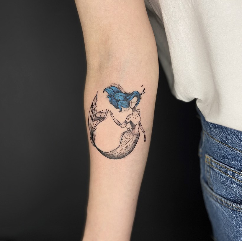 24 Meerjungfrauen-Tattoos, die Sie in die Welt der Tinte eintauchen lassen