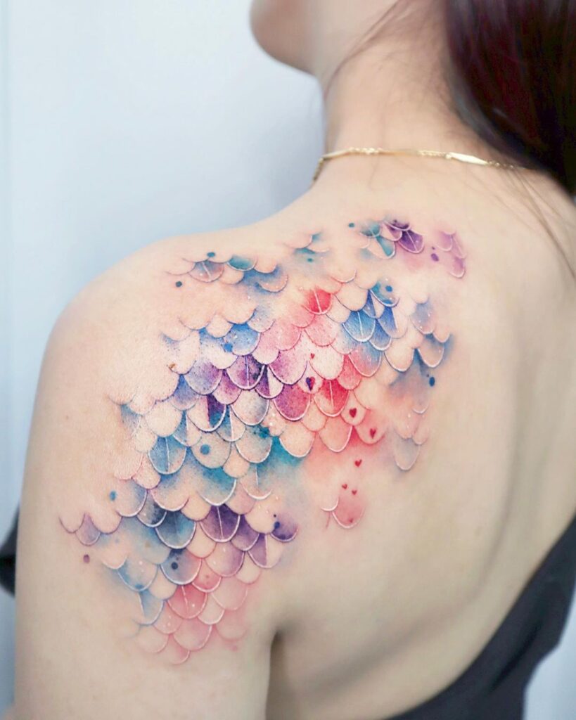 24 tatuagens de sereia para o fazer mergulhar no mundo da tinta