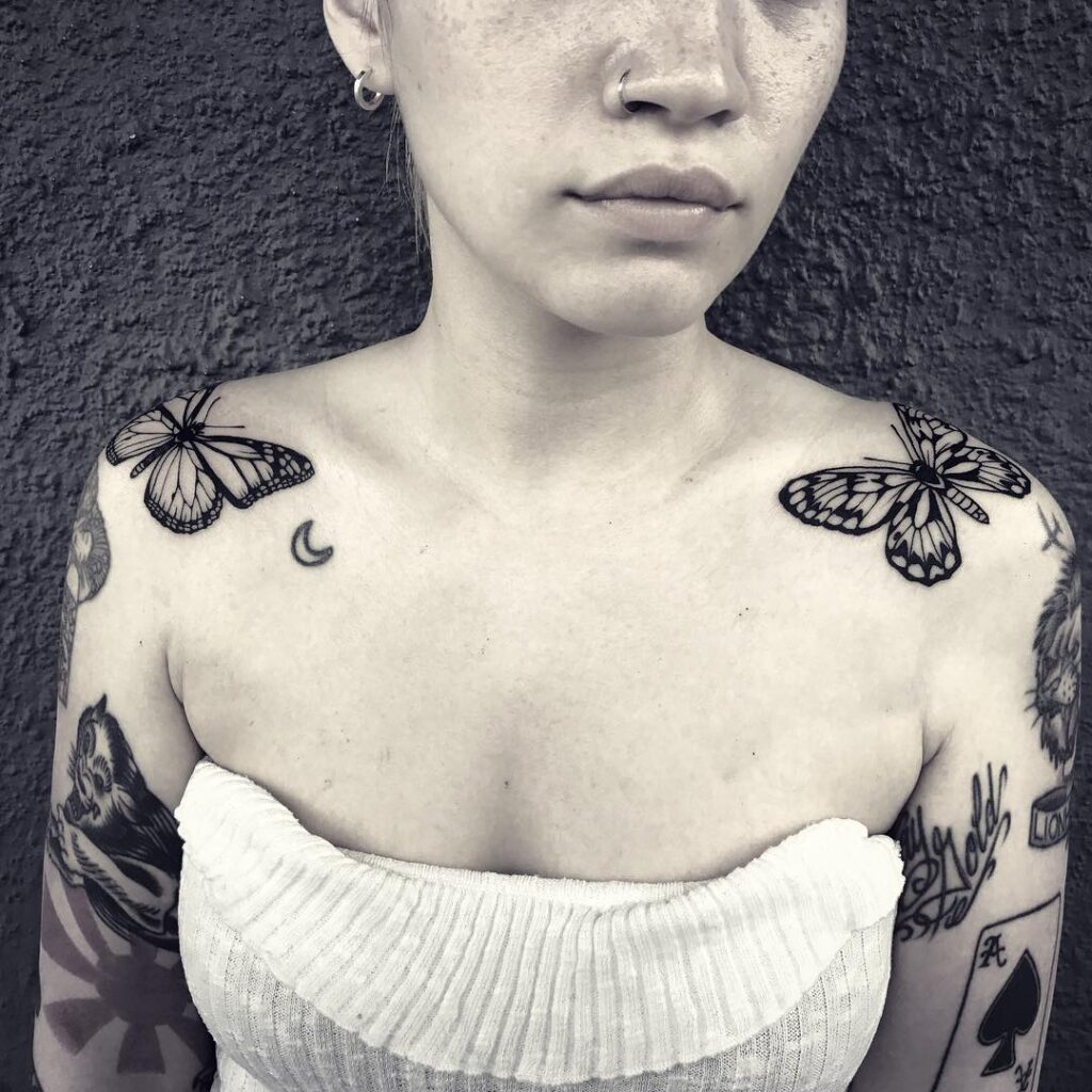 21 ideas de tatuajes de mariposas perfectos para tu hombro