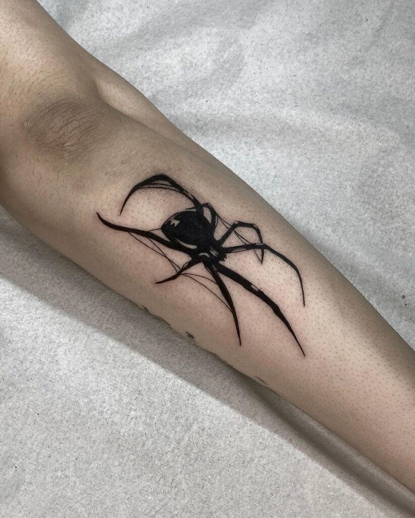 20 ideias de tatuagens em preto para um efeito visualmente impressionante
