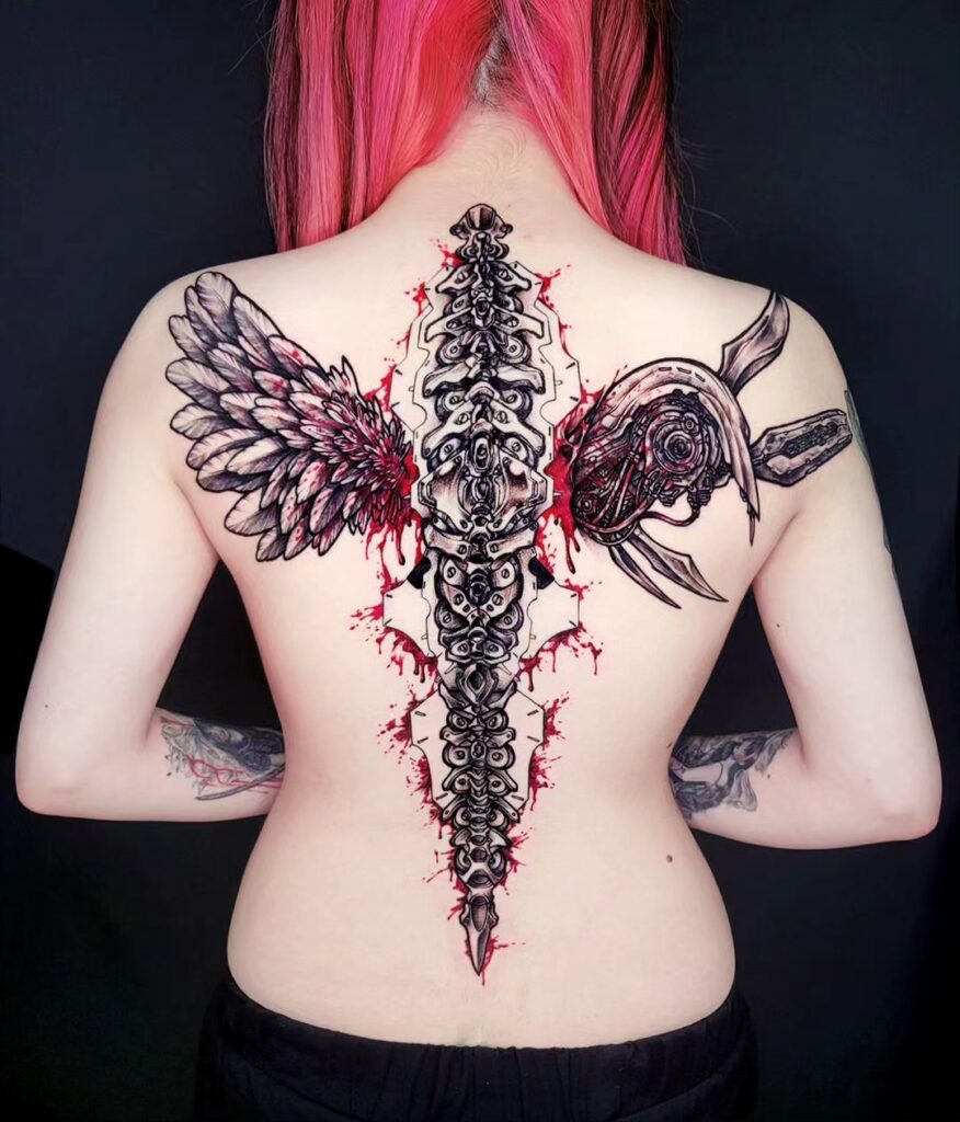 22 Biomechanische Tattoo-Designs für das Alien in dir