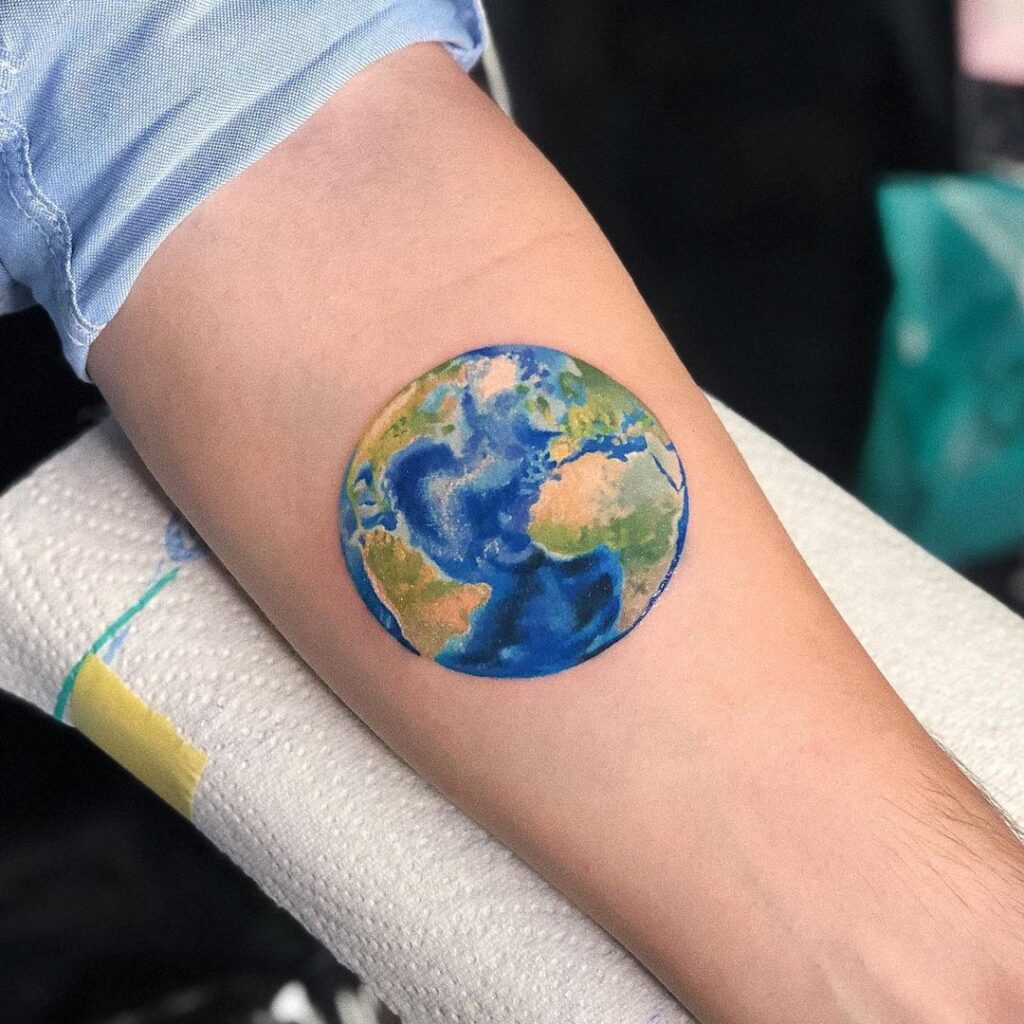 23 ideias de tatuagens da Terra para os amantes da nossa única casa
