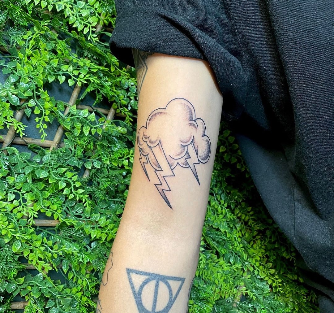 21 Lightning Tattoo Ideas For A Striking Ink