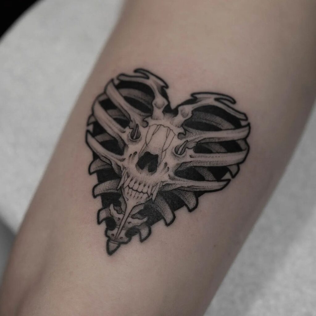 24 Ideen für Totenkopf-Tattoos mit nackten Knochen, um das Leben nach dem Tod zu zelebrieren