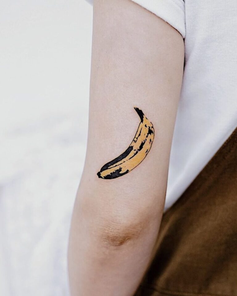 23 Peerless Banana Tattoos That'll Make You "Peel" Good