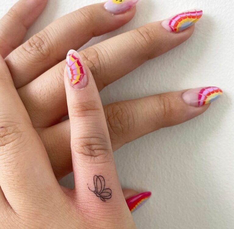 25 Unique Butterfly Finger Tattoos That'll Make You Flutter