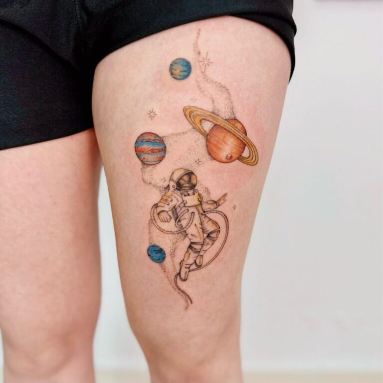 23 Legendäre Astronauten-Tattoo-Ideen "Inkpossible" zu widerstehen