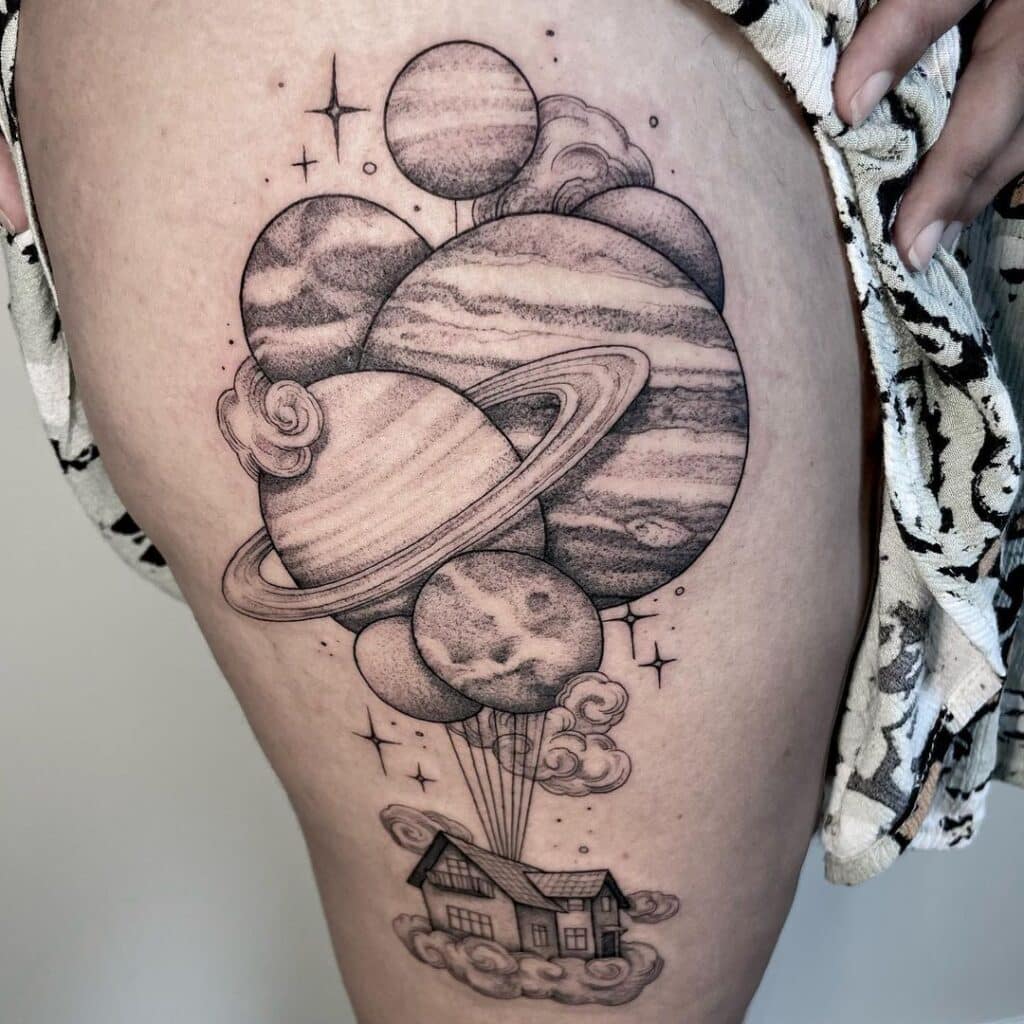 21 Weltraum-Tattoo-Ideen für den Entdecker in Ihnen