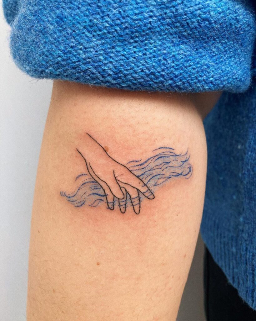 20 Mesmerizing Wasser Tattoo Ideen für Ruhe auf der Haut