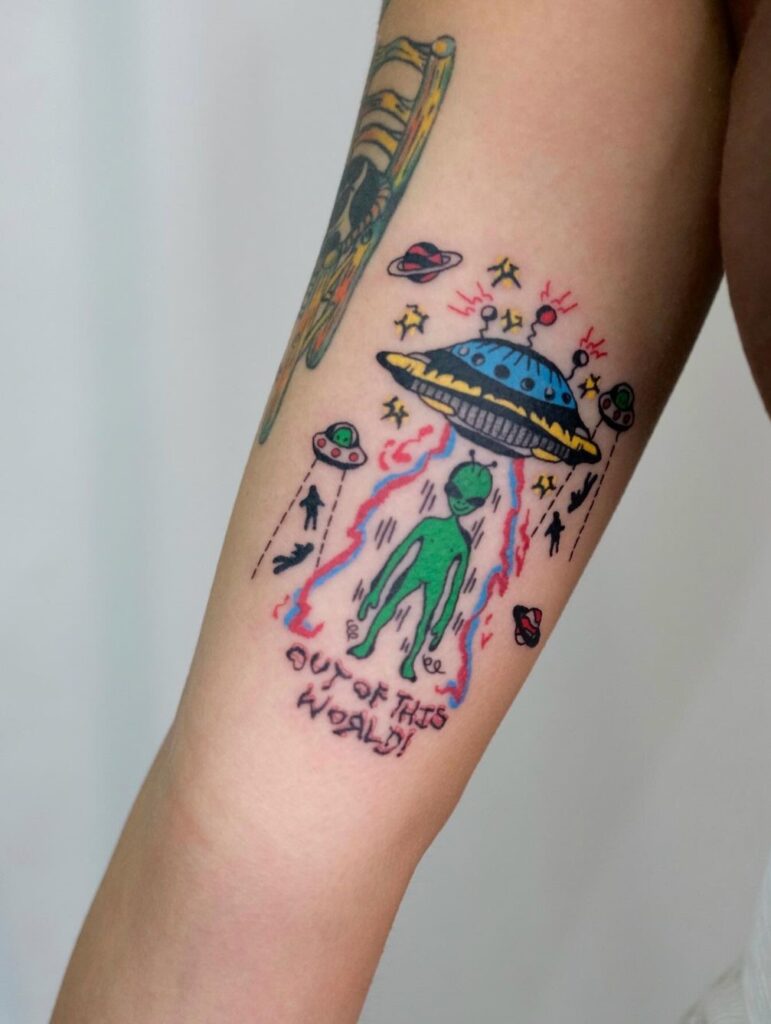 20 ideas cautivadoras de tatuajes de alienígenas que se atreven a ser diferentes