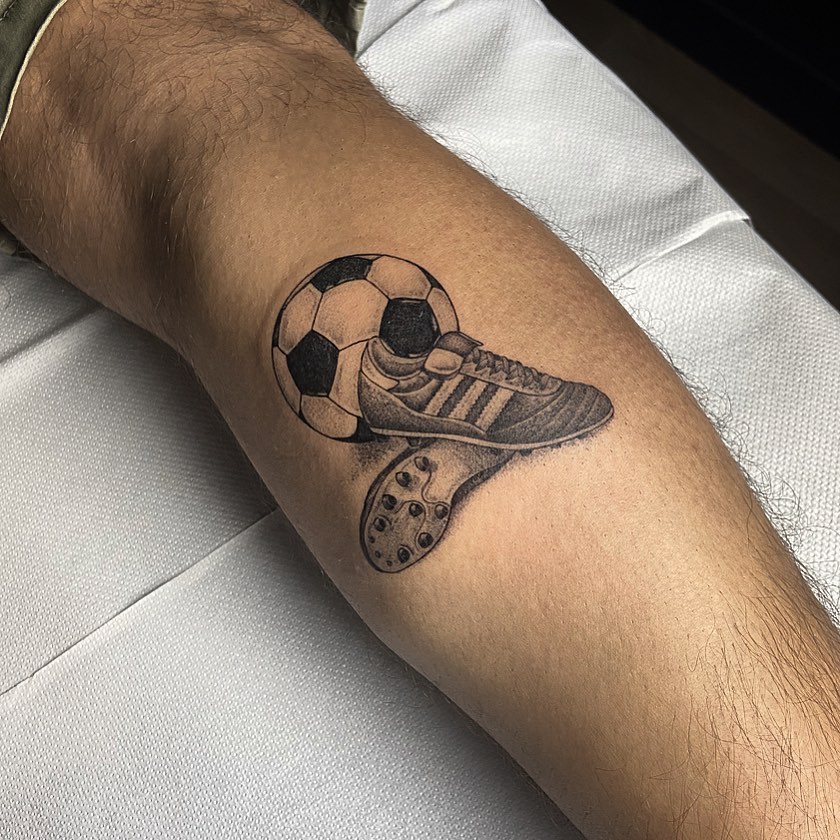 25 sensazionali tatuaggi di calcio per i tifosi più sfegatati