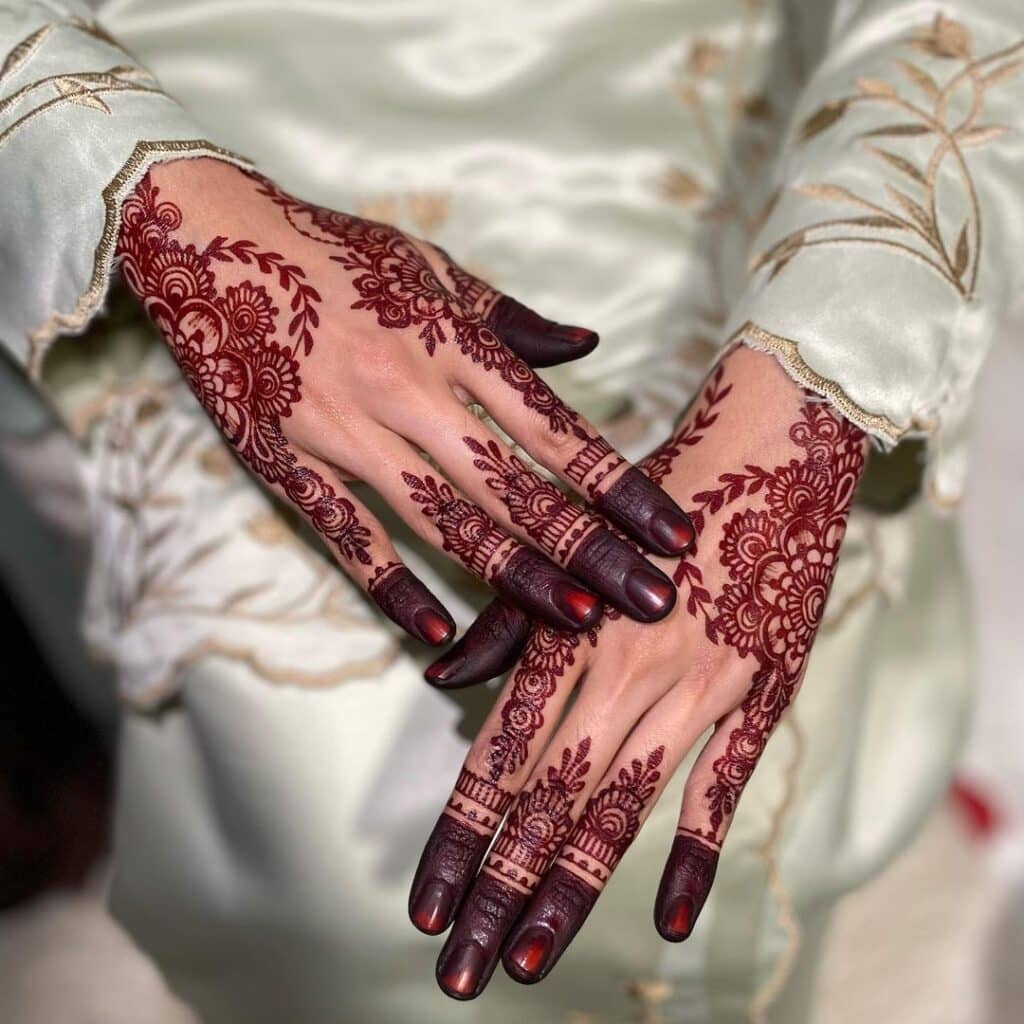 20 irresistibili idee di tatuaggio all'henné per celebrare la propria cultura