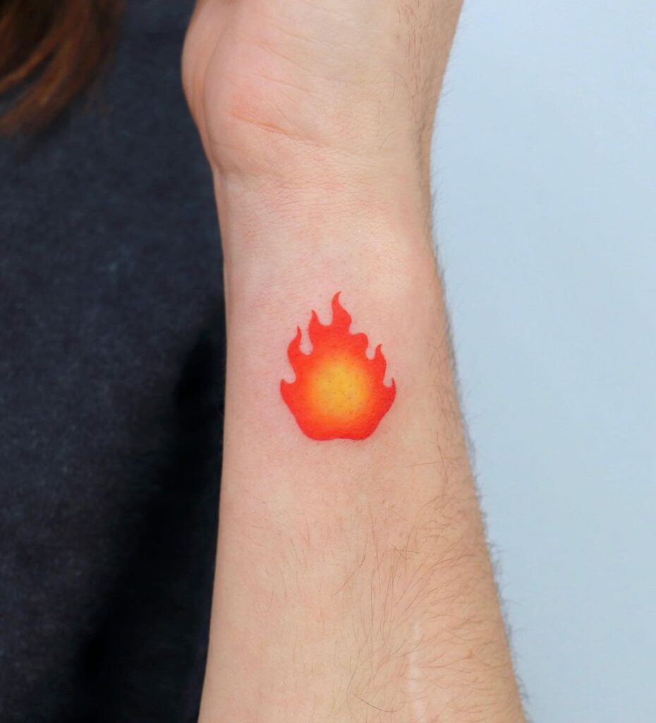 21 Fascinantes ideias de tatuagens de fogo para incendiar os seus desejos de tinta