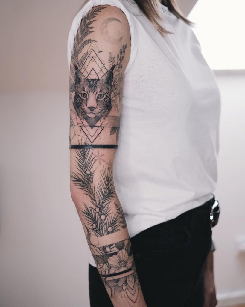 20 Beeindruckende Luchs-Tattoos, die die "schnurrige" Tinte ergeben