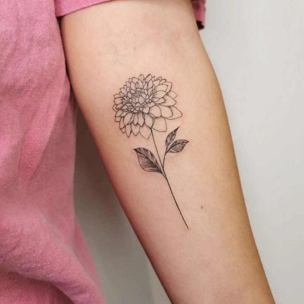 20 ideias de tatuagens de dálias radiantes que vão florescer na sua pele