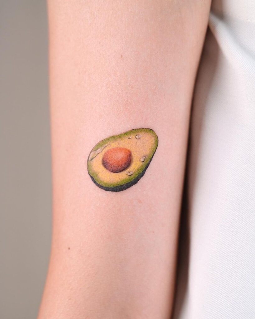 25 impressionnants tatouages de fruits à se mettre sous la dent