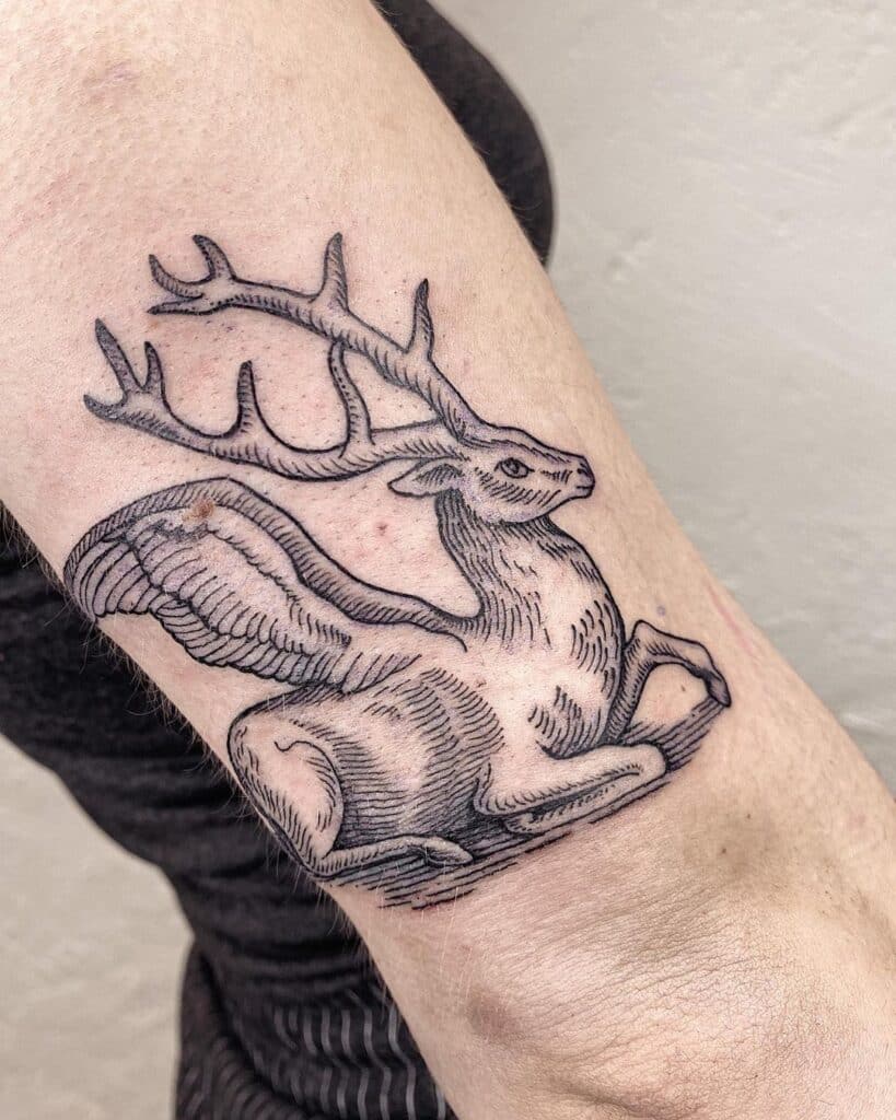 20 tatuagens de cervos radiantes que não vão "entrar" na sua parada