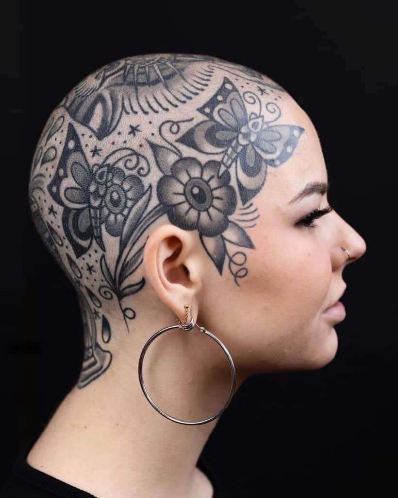20 idées de tatouage sur la tête pour les plus courageux